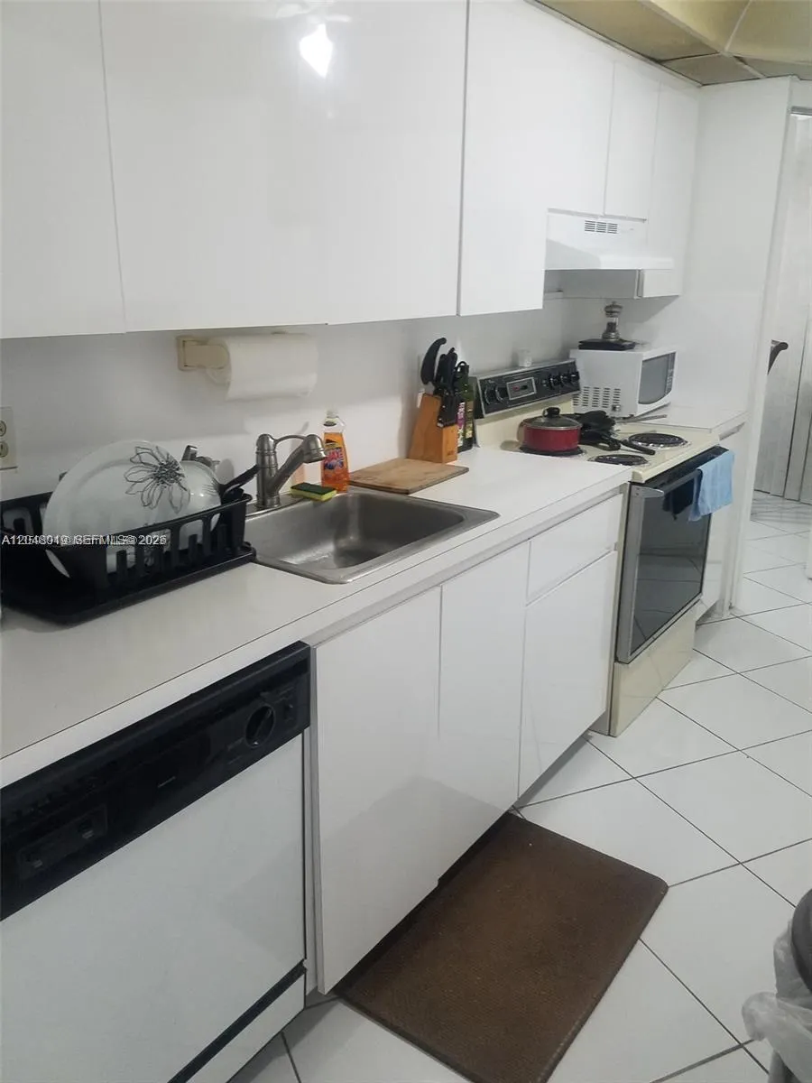 6921 Environ Boulevard #4P