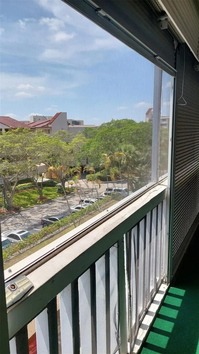 6921 Environ Boulevard #4P