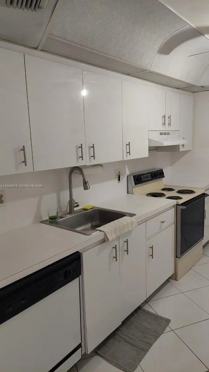 6921 Environ Boulevard #4P