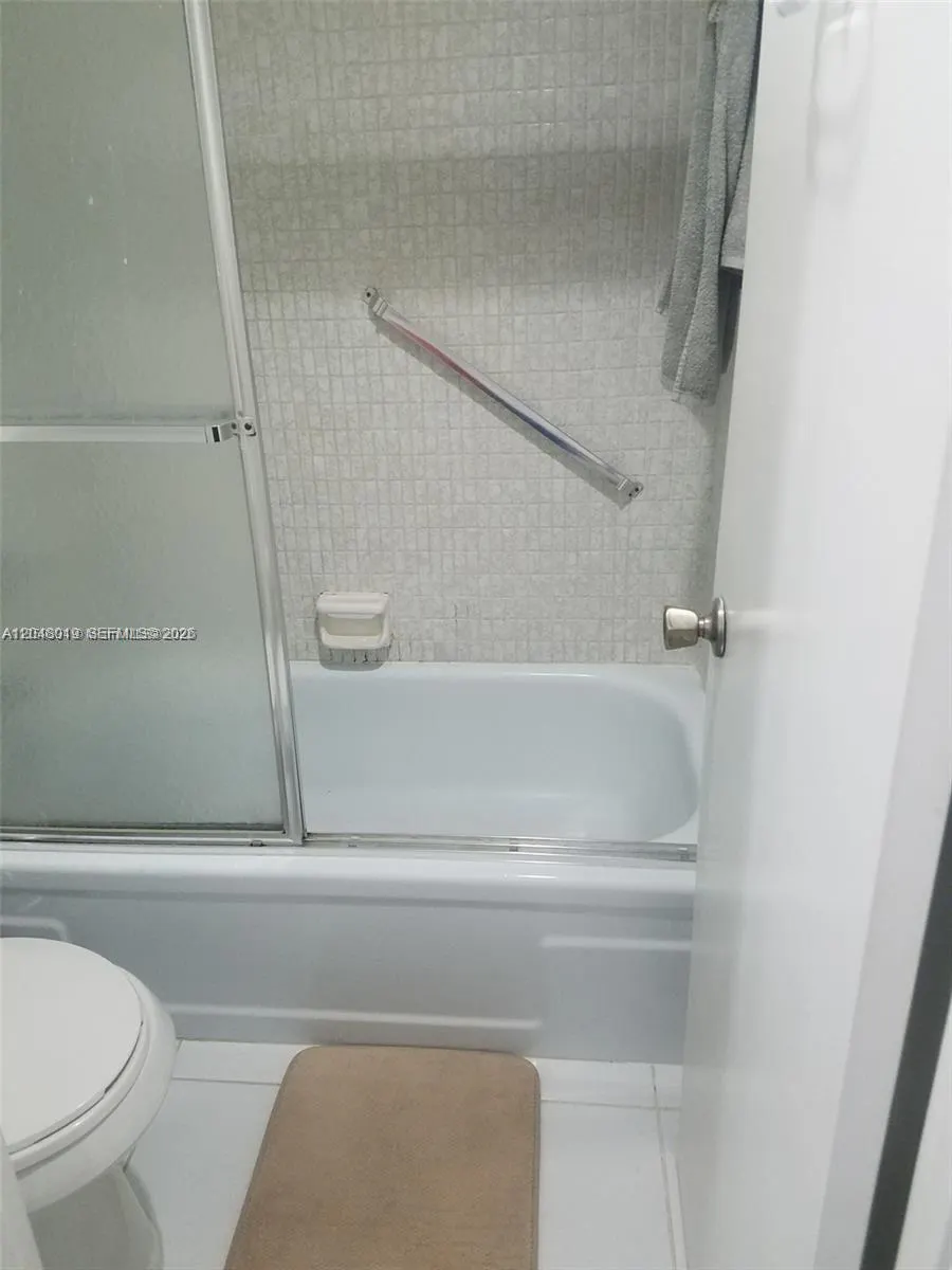 6921 Environ Boulevard #4P
