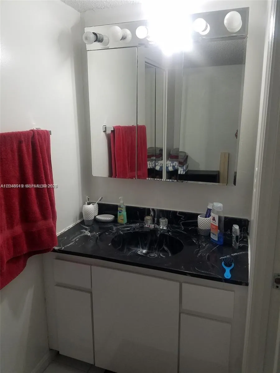 6921 Environ Boulevard #4P