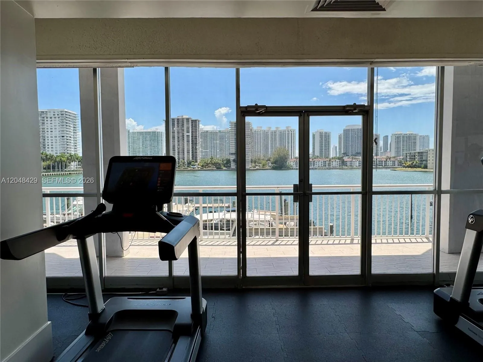 18011 Biscayne Boulevard #1802