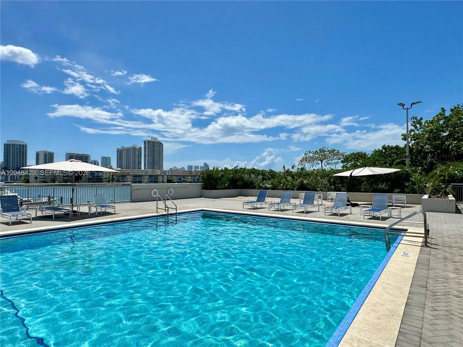 18011 Biscayne Boulevard #1802