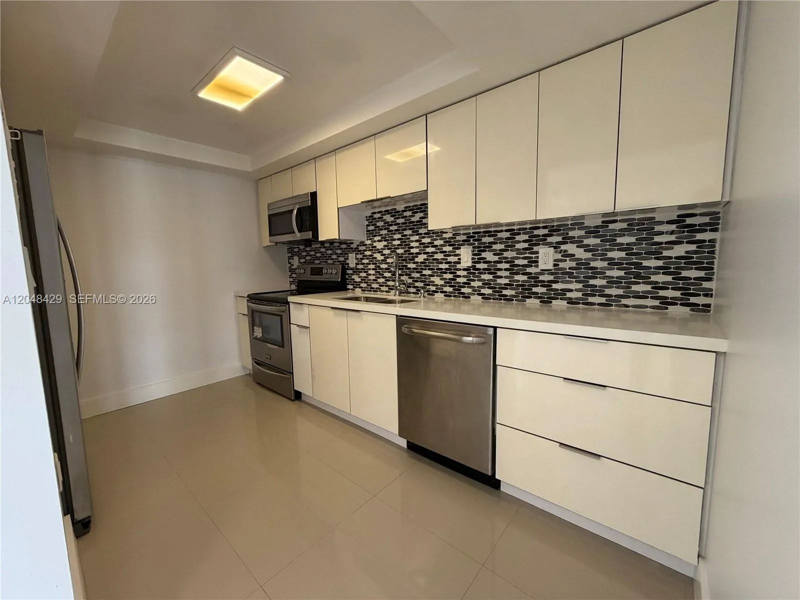 18011 Biscayne Boulevard #1802