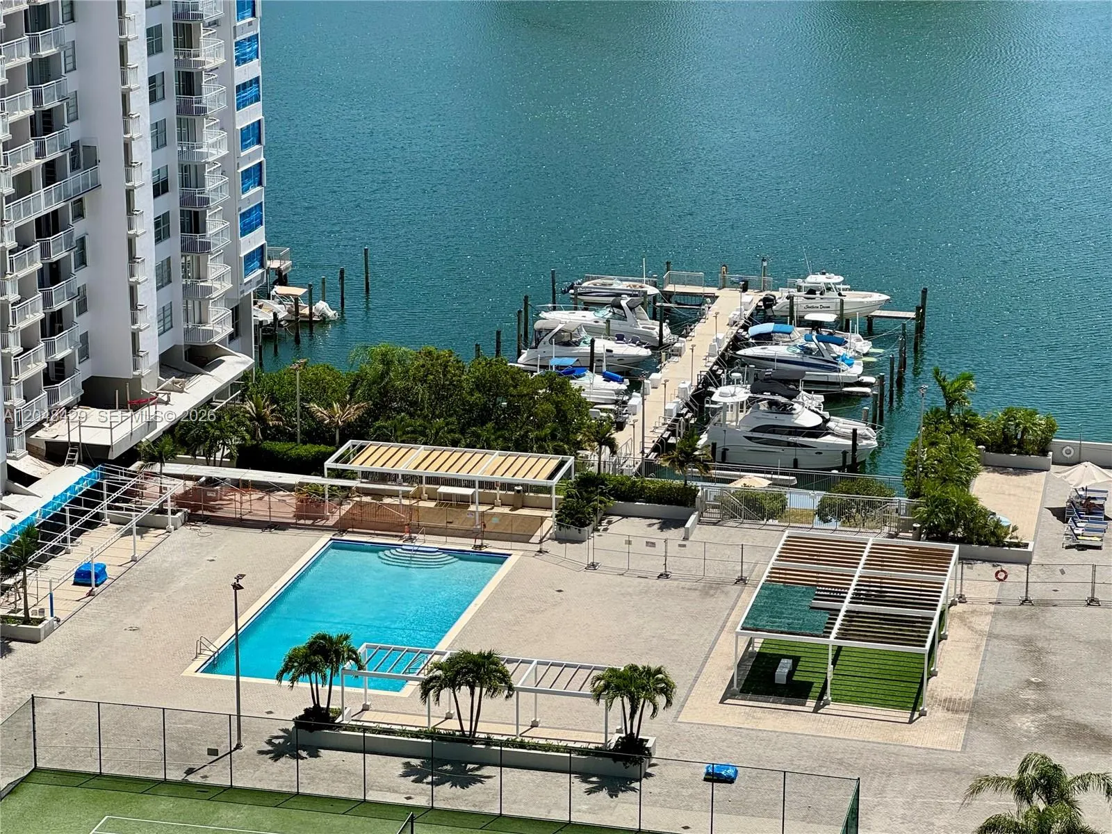 18011 Biscayne Boulevard #1802
