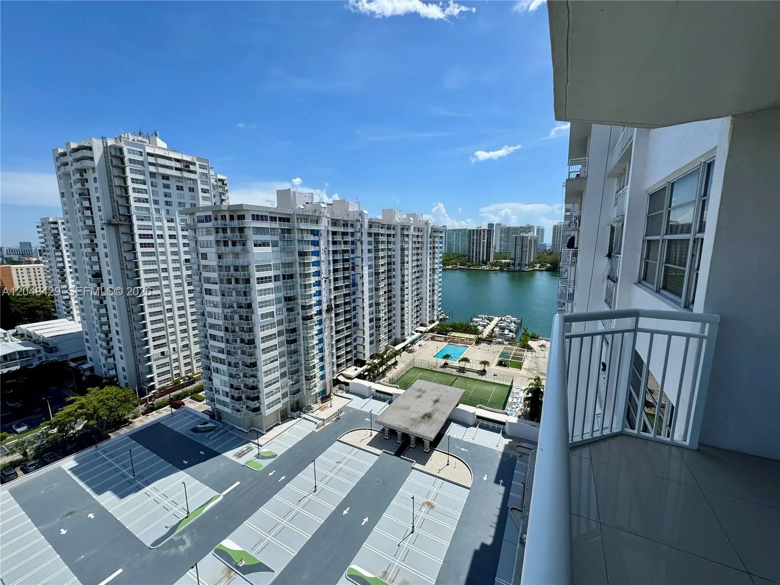18011 Biscayne Boulevard #1802