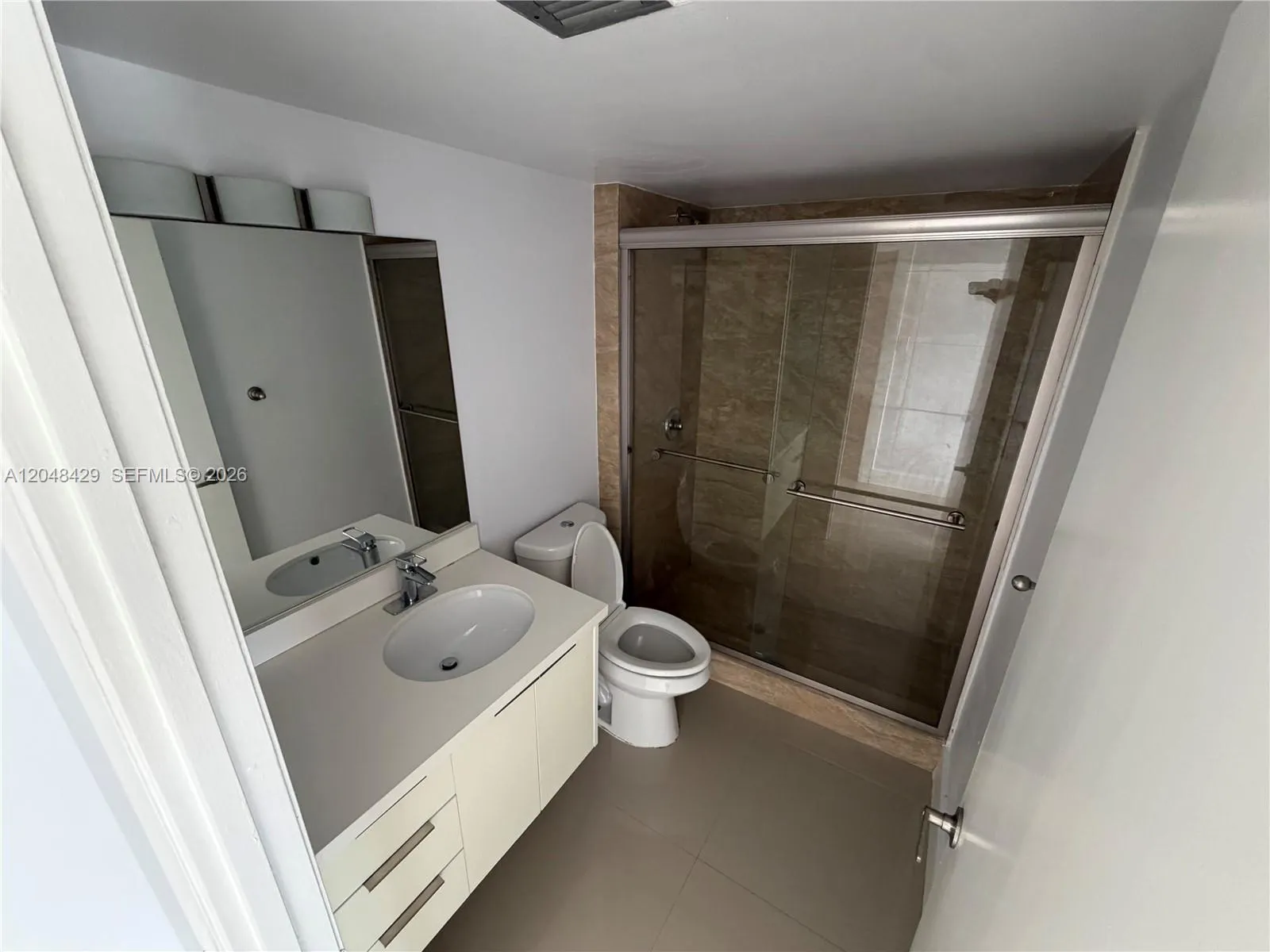 18011 Biscayne Boulevard #1802