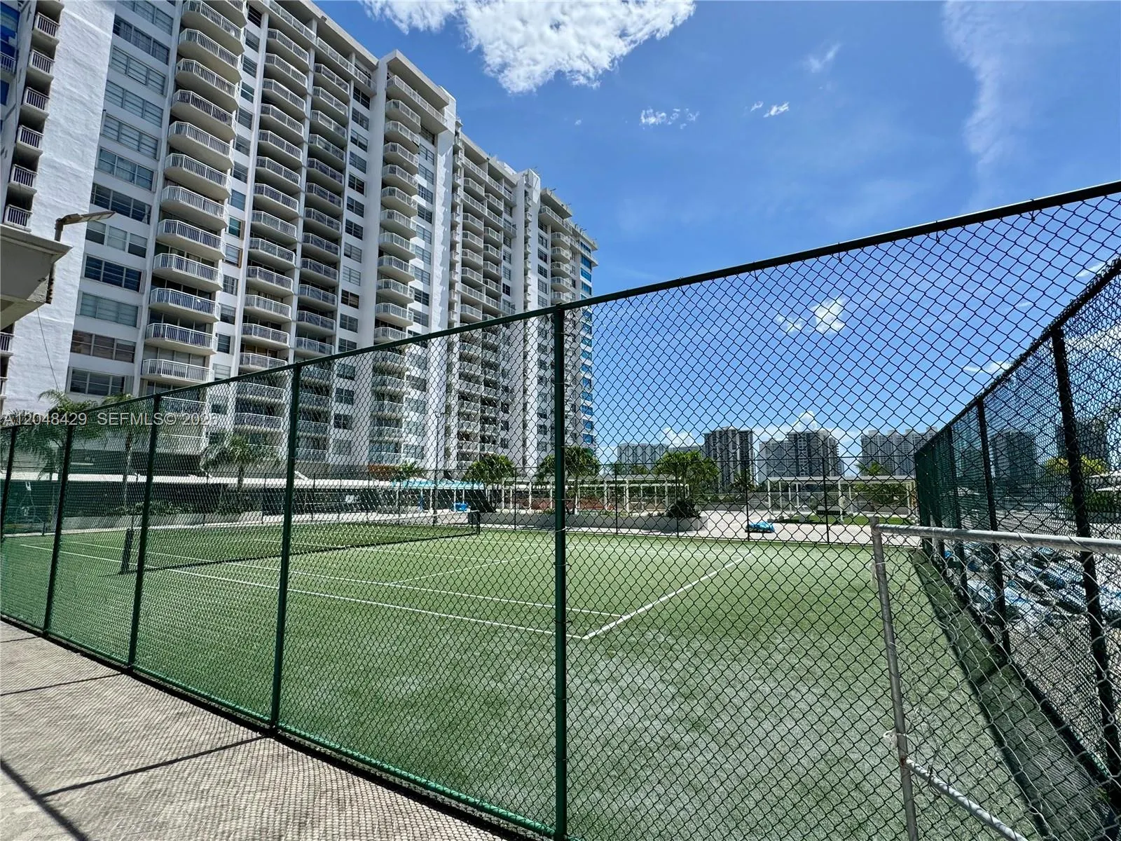 18011 Biscayne Boulevard #1802