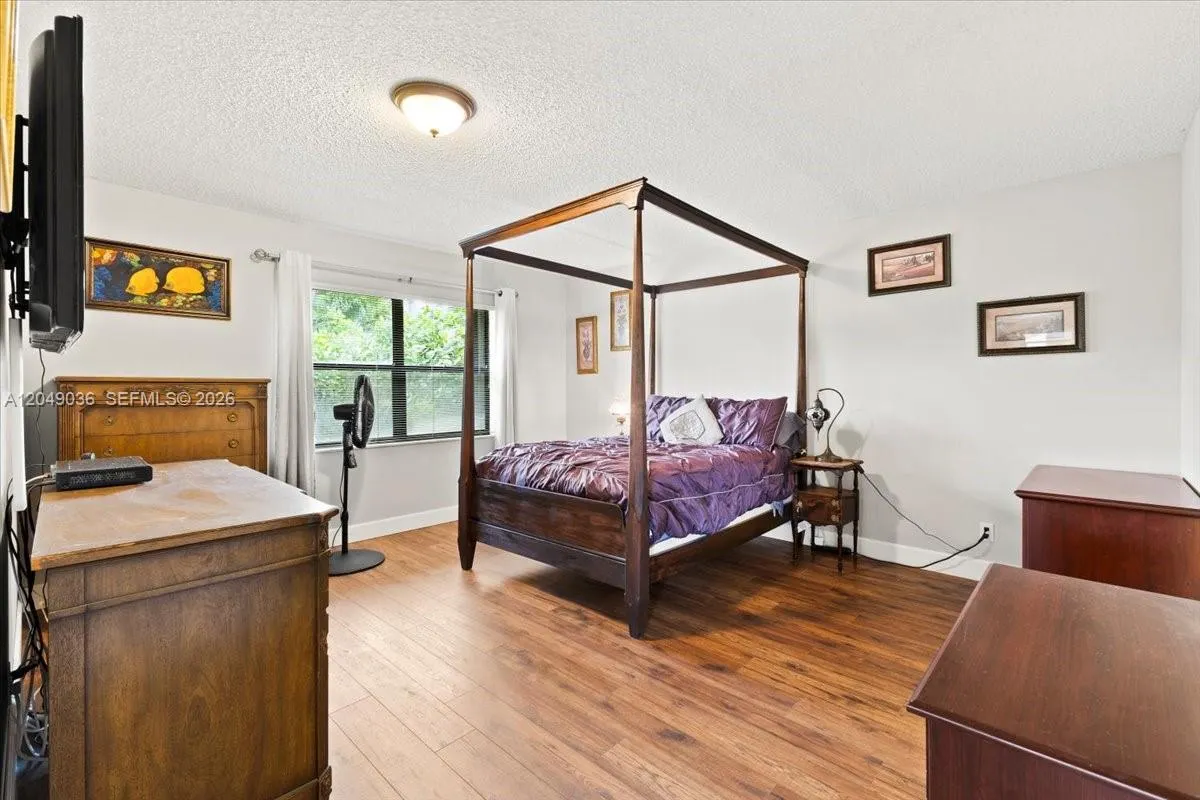 901 NW 26th Avenue