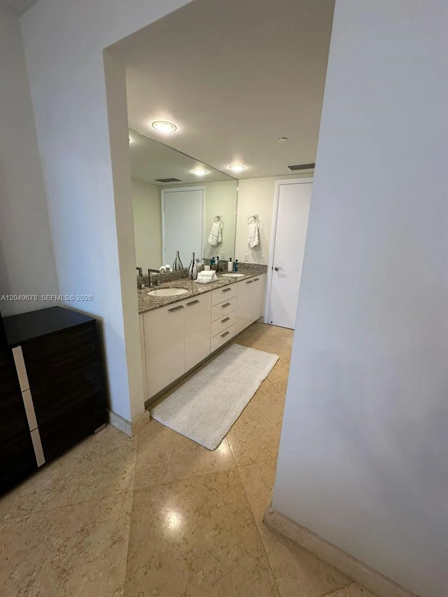 1800 S Ocean Drive #1606