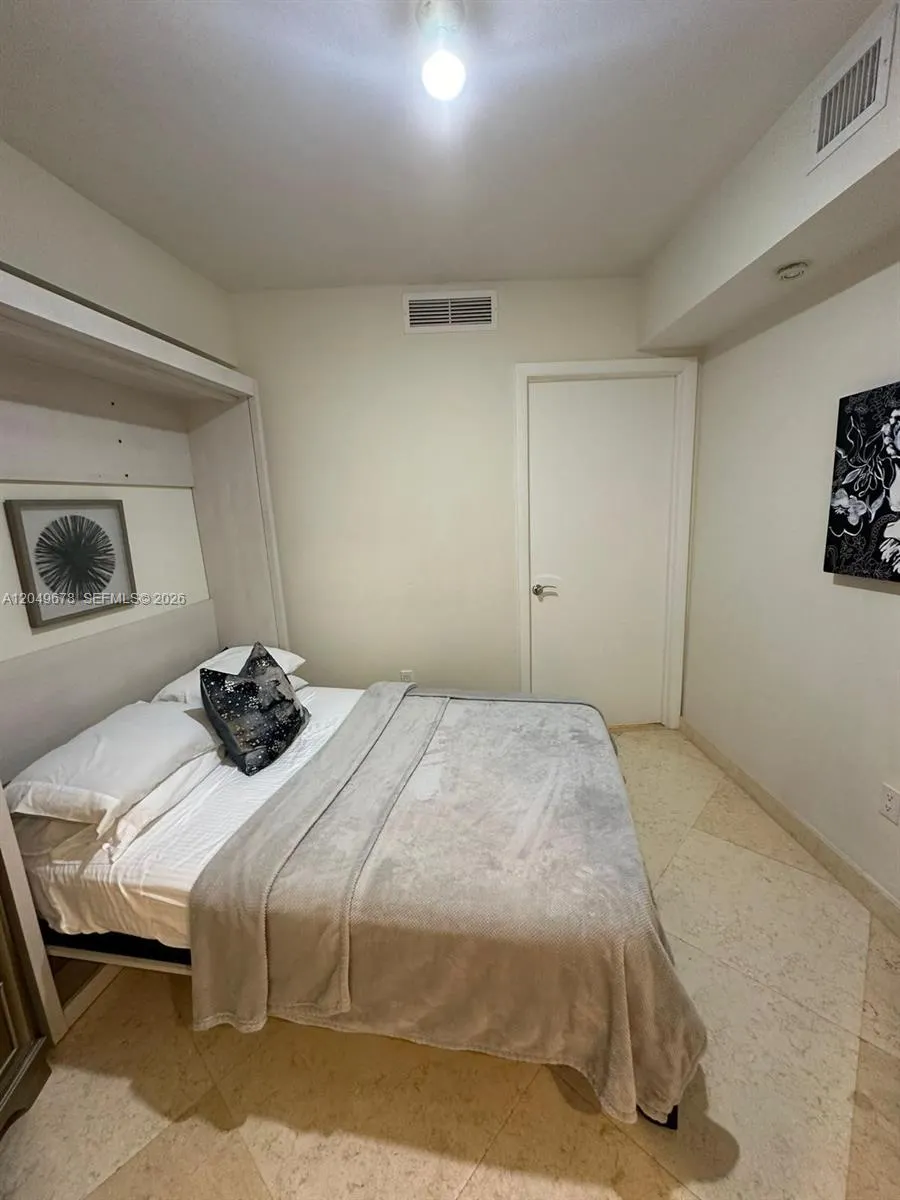 1800 S Ocean Drive #1606
