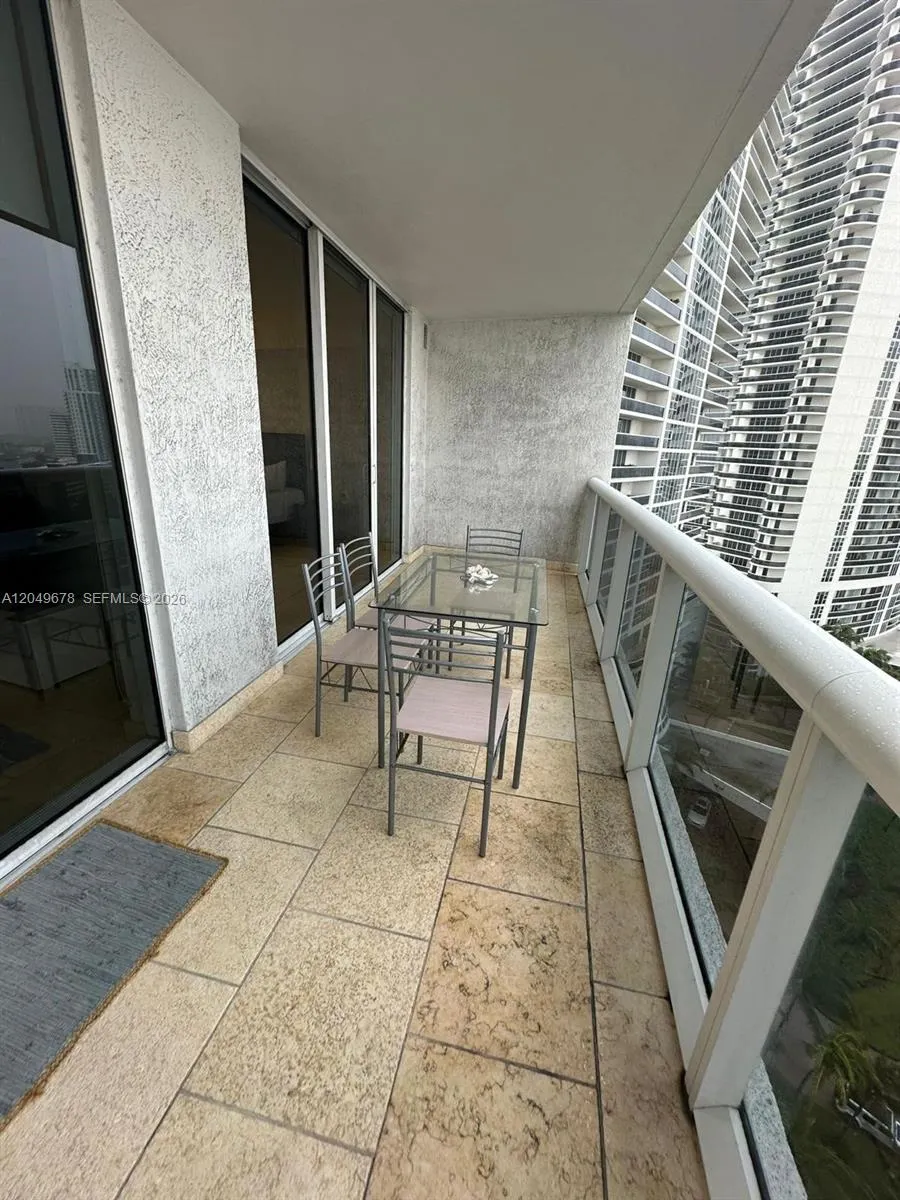 1800 S Ocean Drive #1606