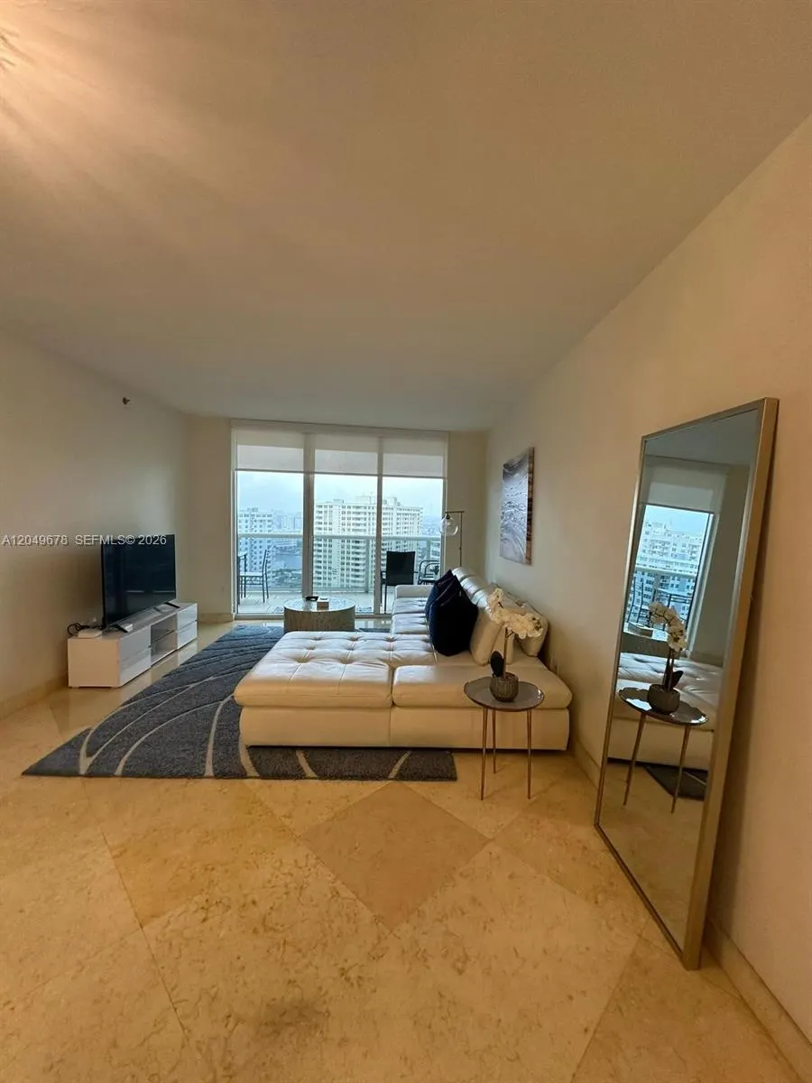 1800 S Ocean Drive #1606