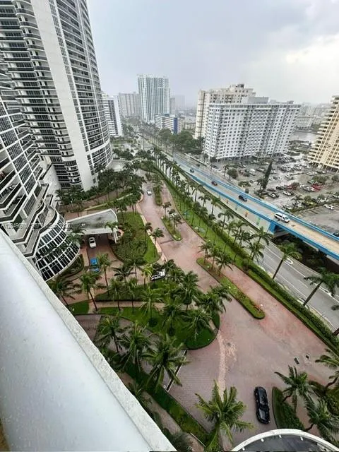 1800 S Ocean Drive #1606