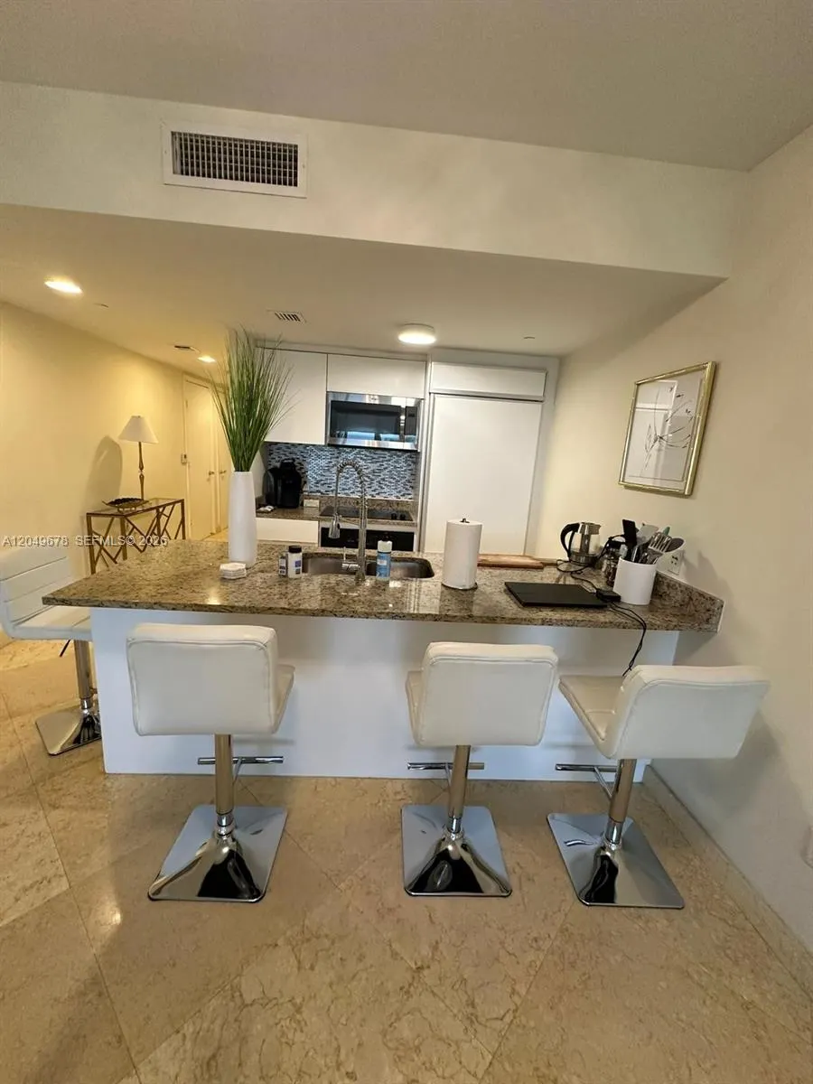 1800 S Ocean Drive #1606