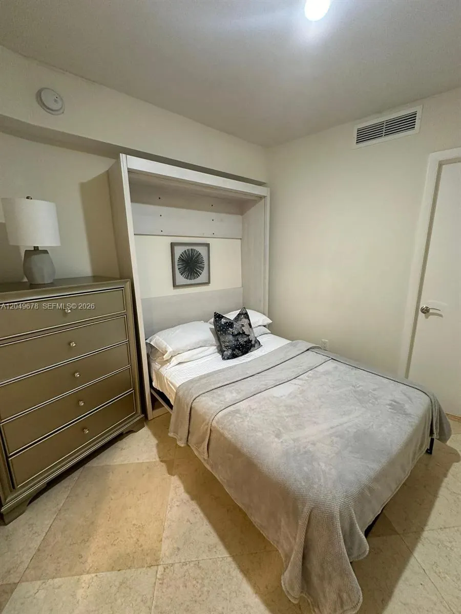 1800 S Ocean Drive #1606