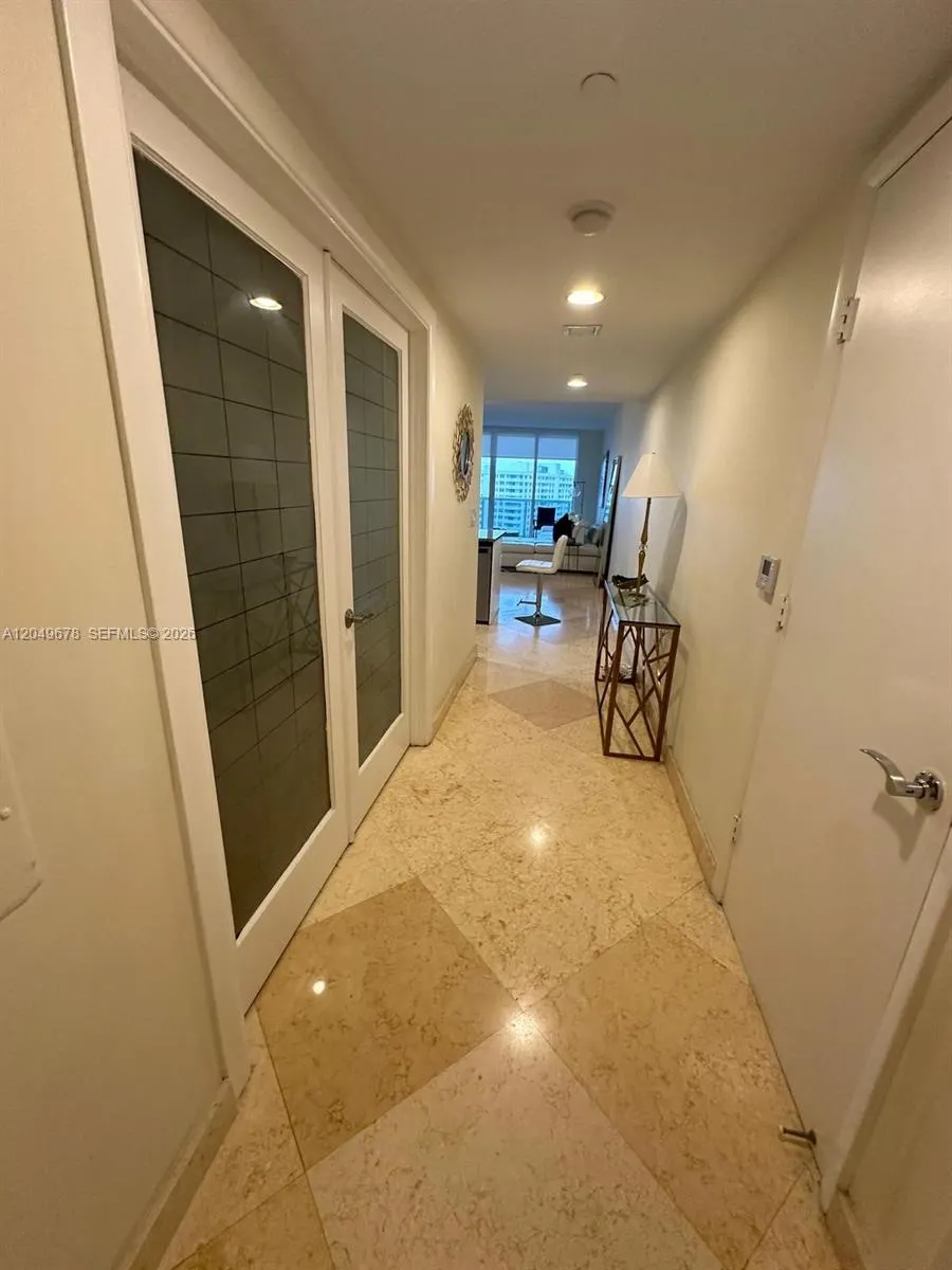 1800 S Ocean Drive #1606
