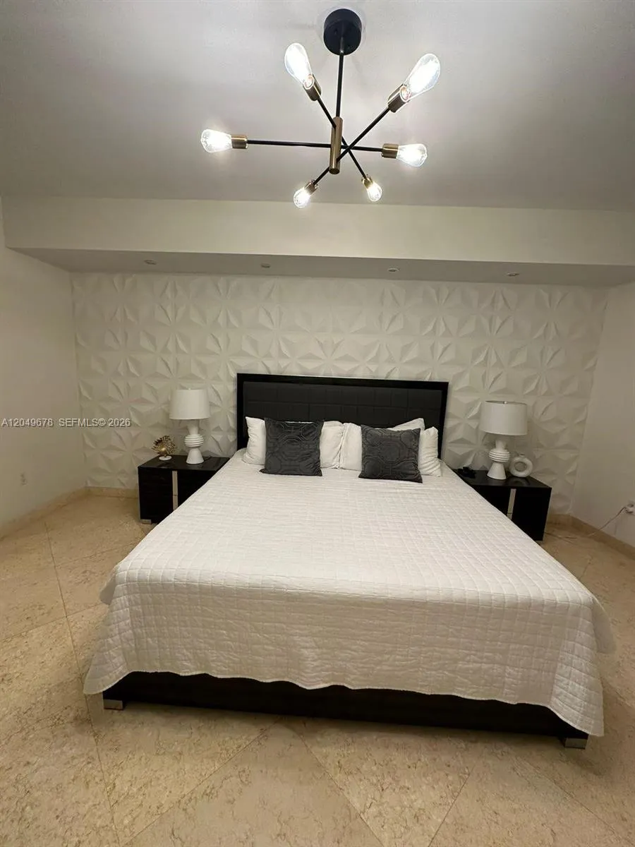1800 S Ocean Drive #1606