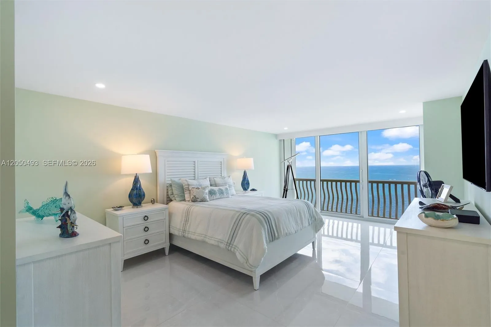 2200 S Ocean Lane #2804