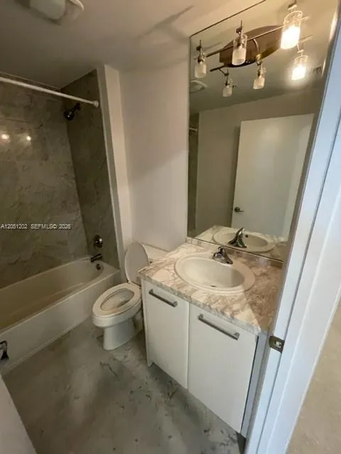253 NE 2nd Street #1202