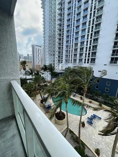 253 NE 2nd Street #1202
