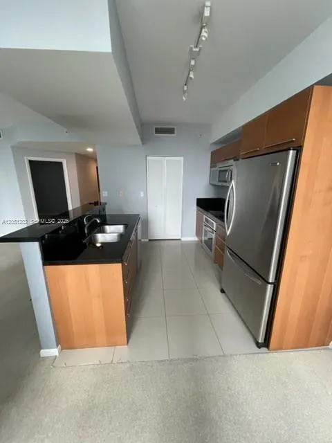253 NE 2nd Street #1202