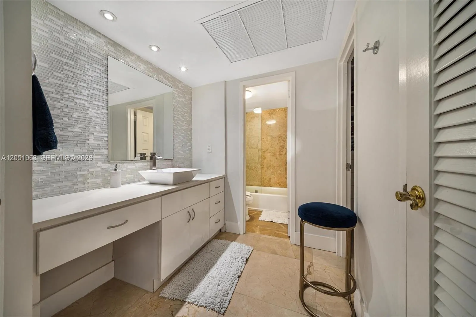 5701 Collins Avenue #1415