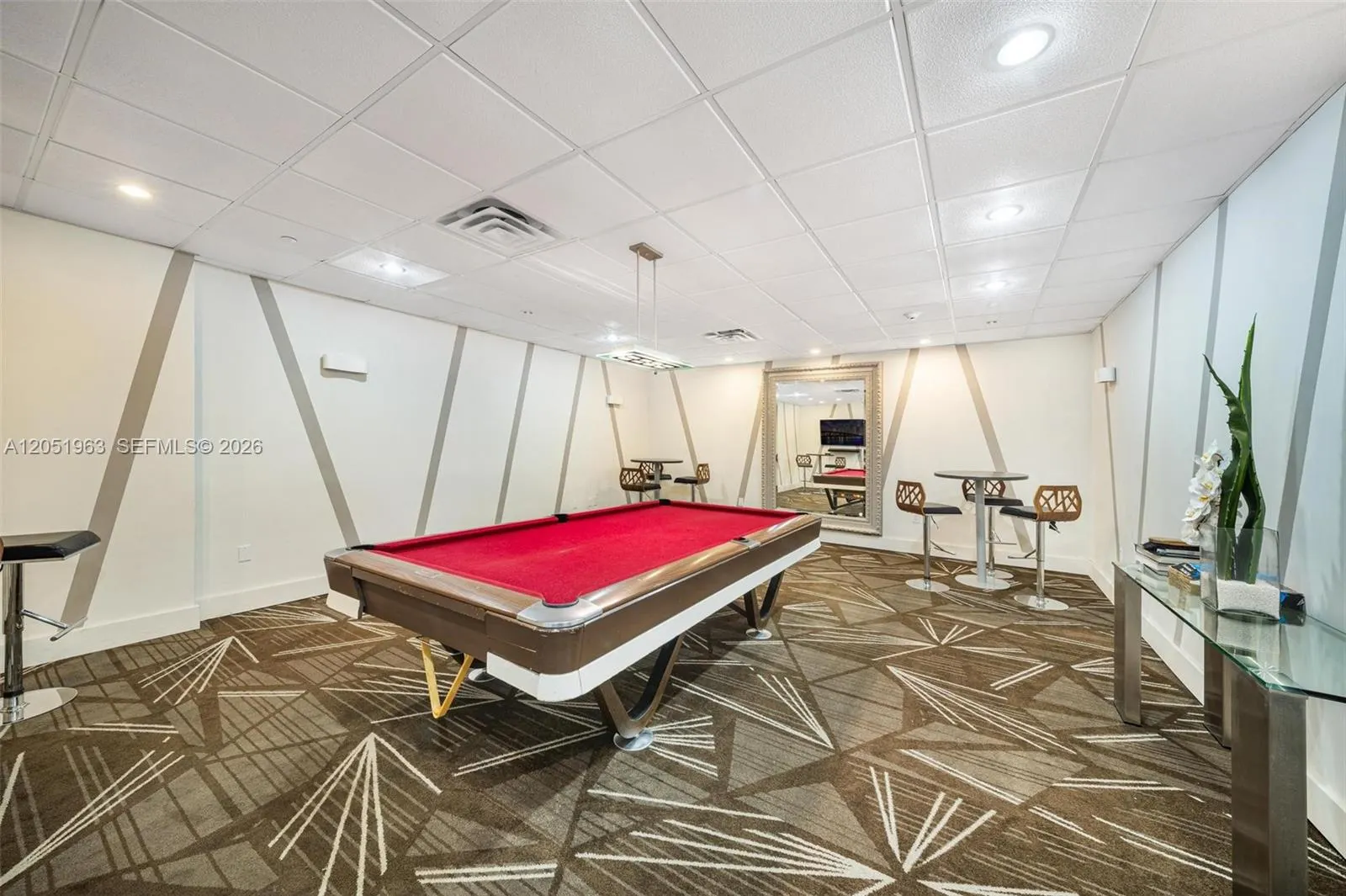 5701 Collins Avenue #1415