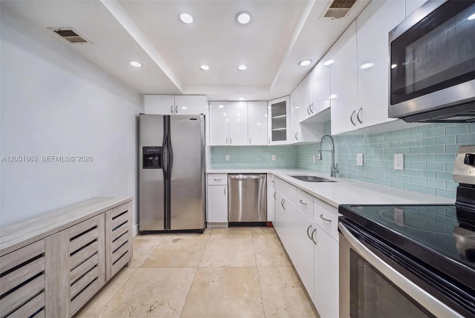 5701 Collins Avenue #1415