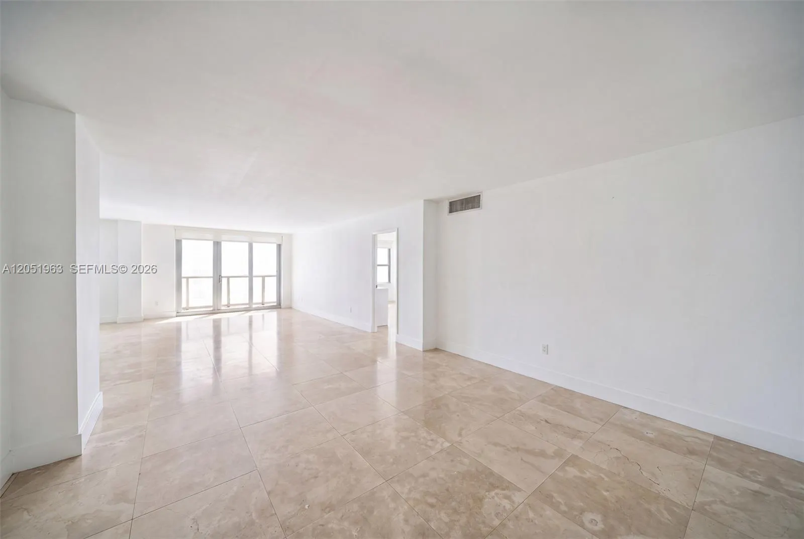 5701 Collins Avenue #1415