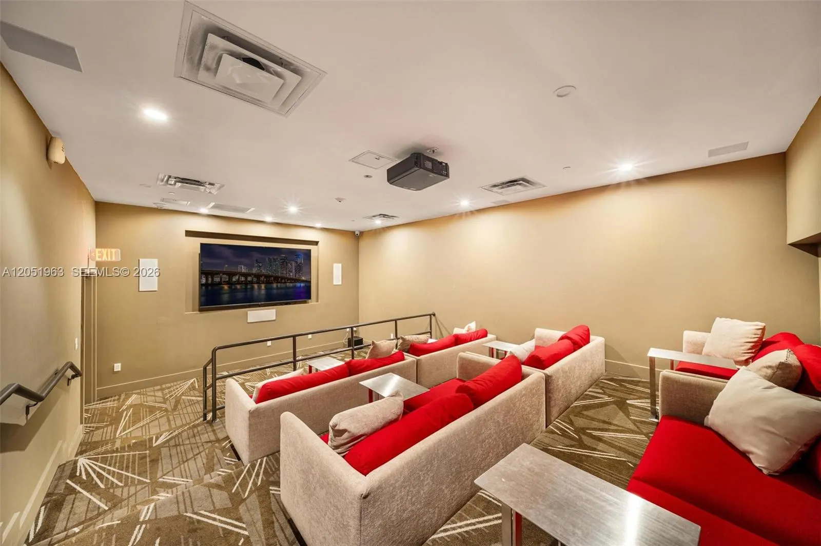 5701 Collins Avenue #1415