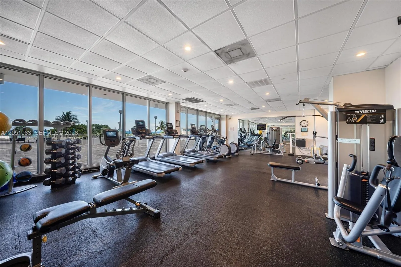 5701 Collins Avenue #1415