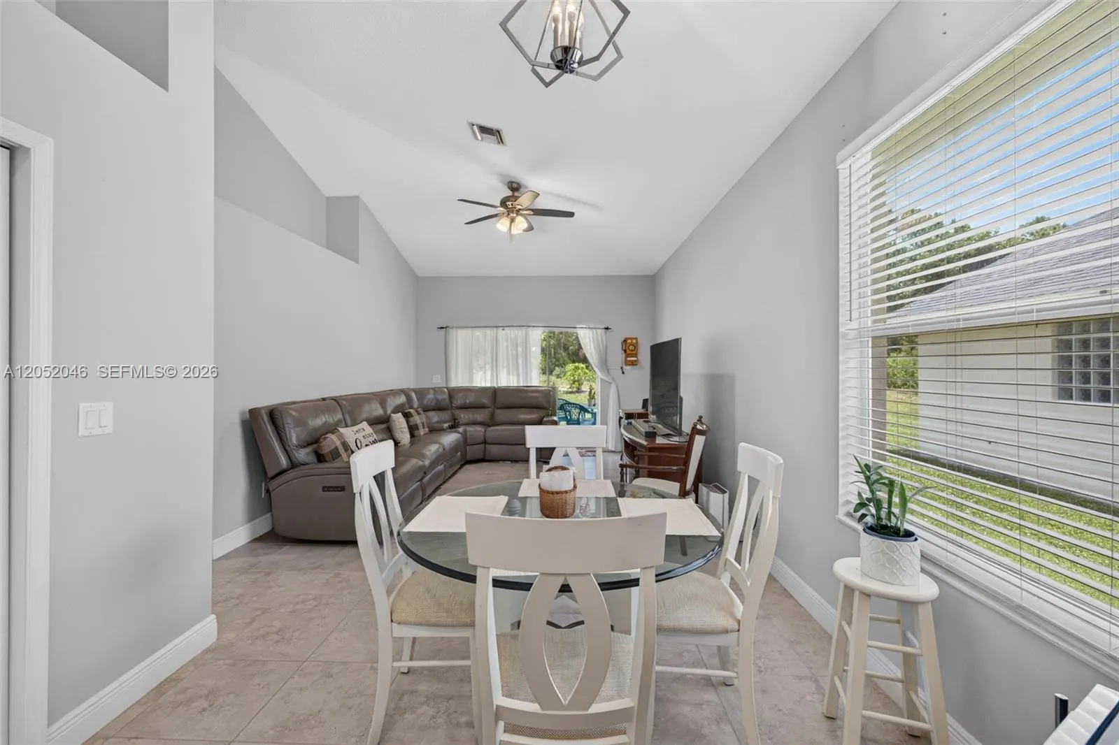 9760 Palm Breezes Drive