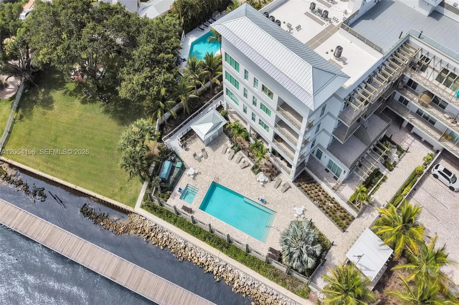 41 SW Seminole Street #209 304 310