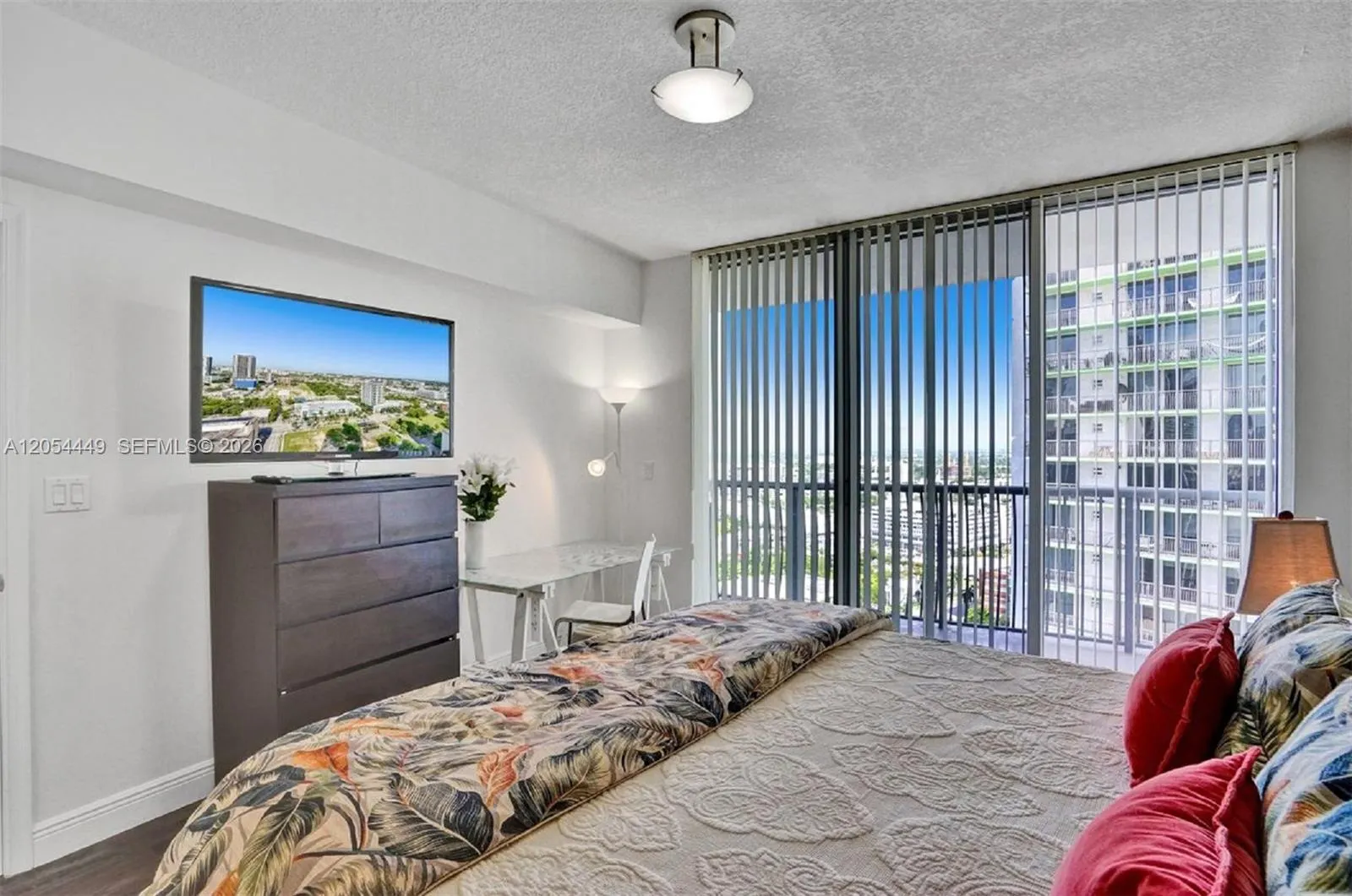 1750 N Bayshore Drive #2911