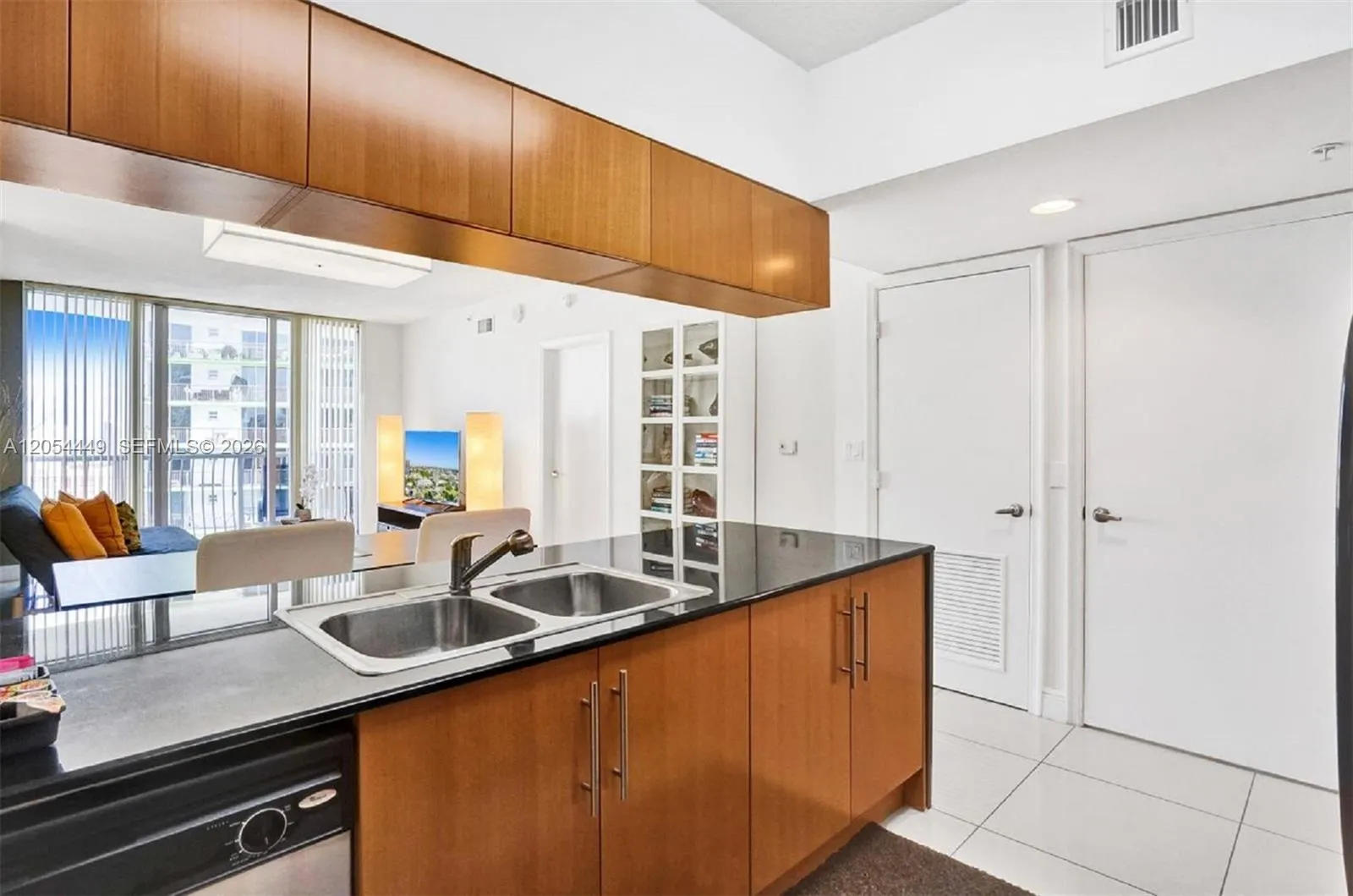 1750 N Bayshore Drive #2911
