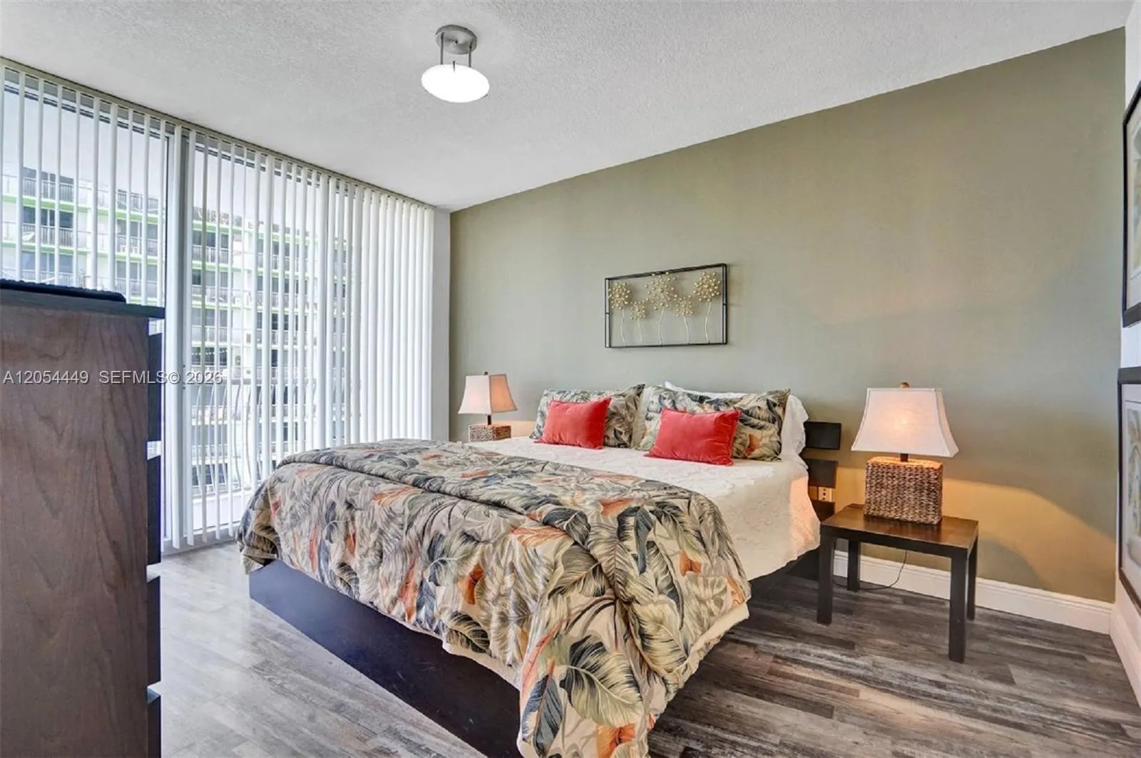 1750 N Bayshore Drive #2911