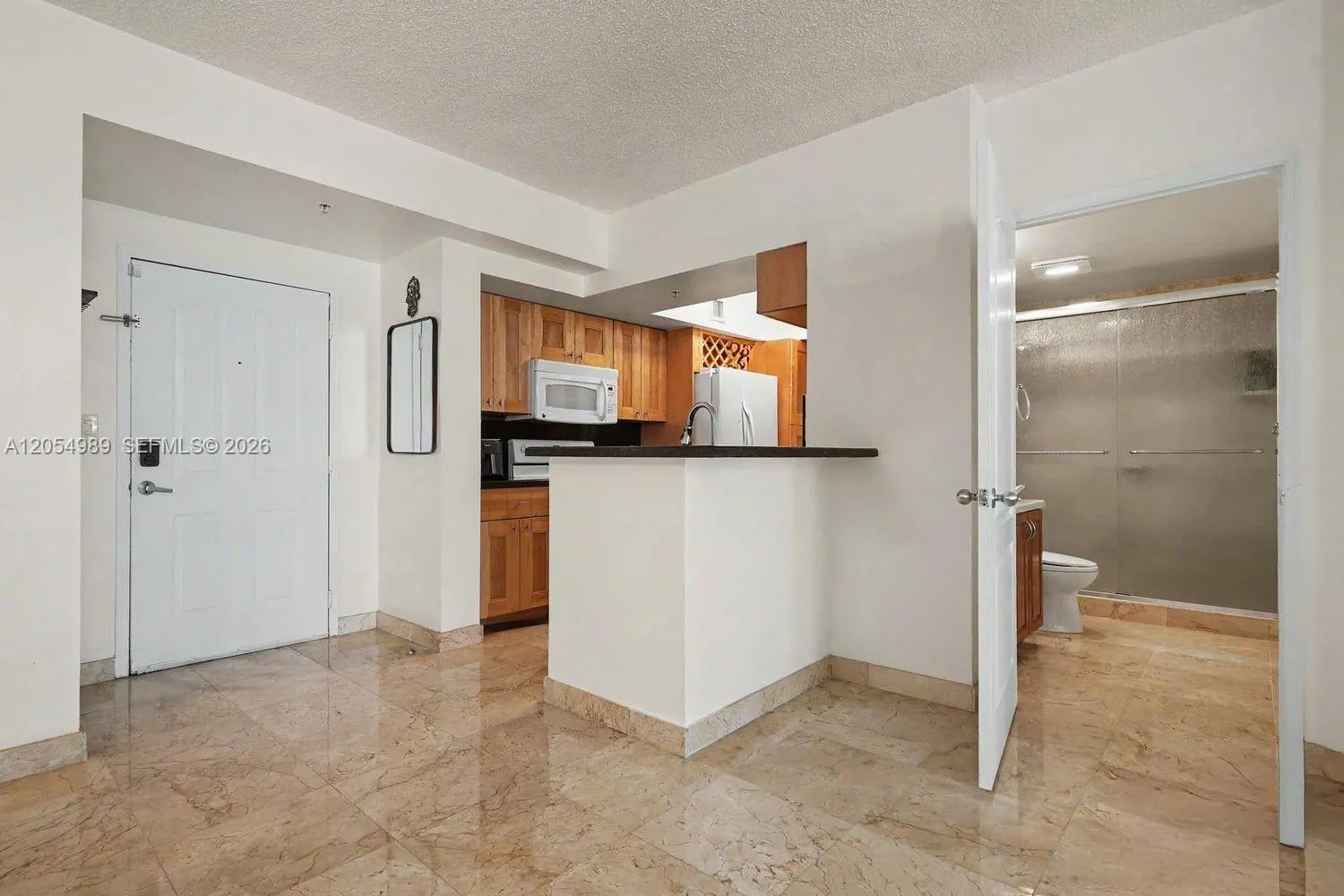5085 NW 7th Street #906