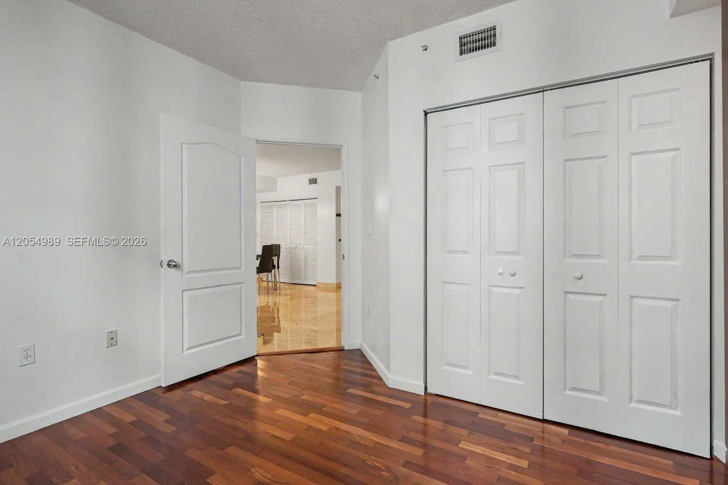 5085 NW 7th Street #906