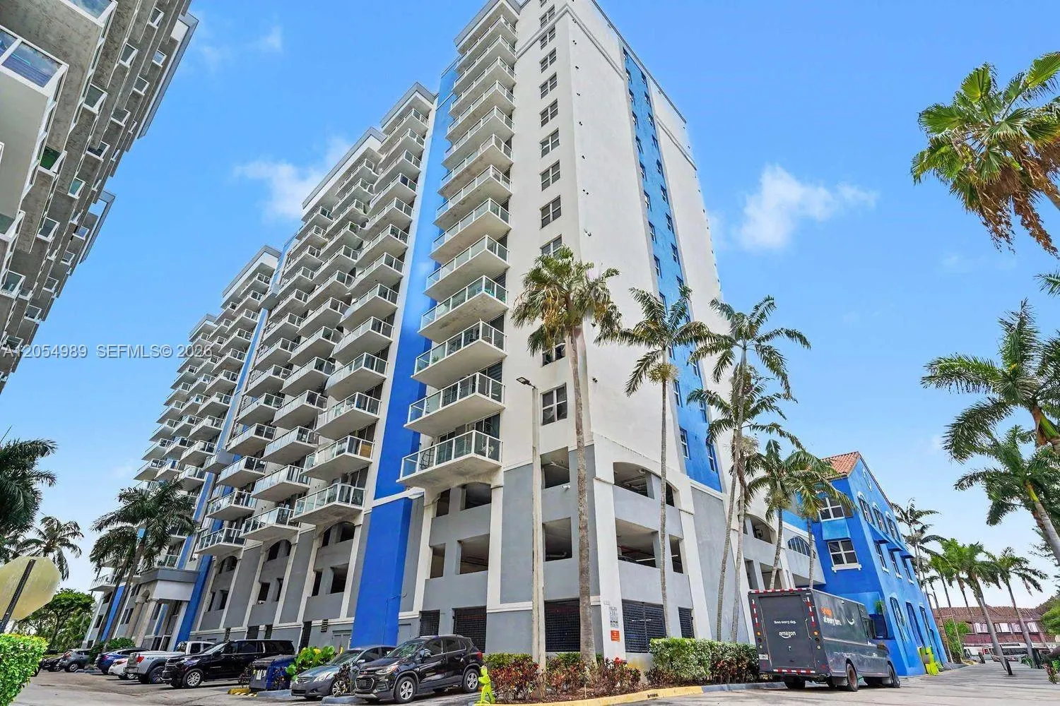 5085 NW 7th Street #906