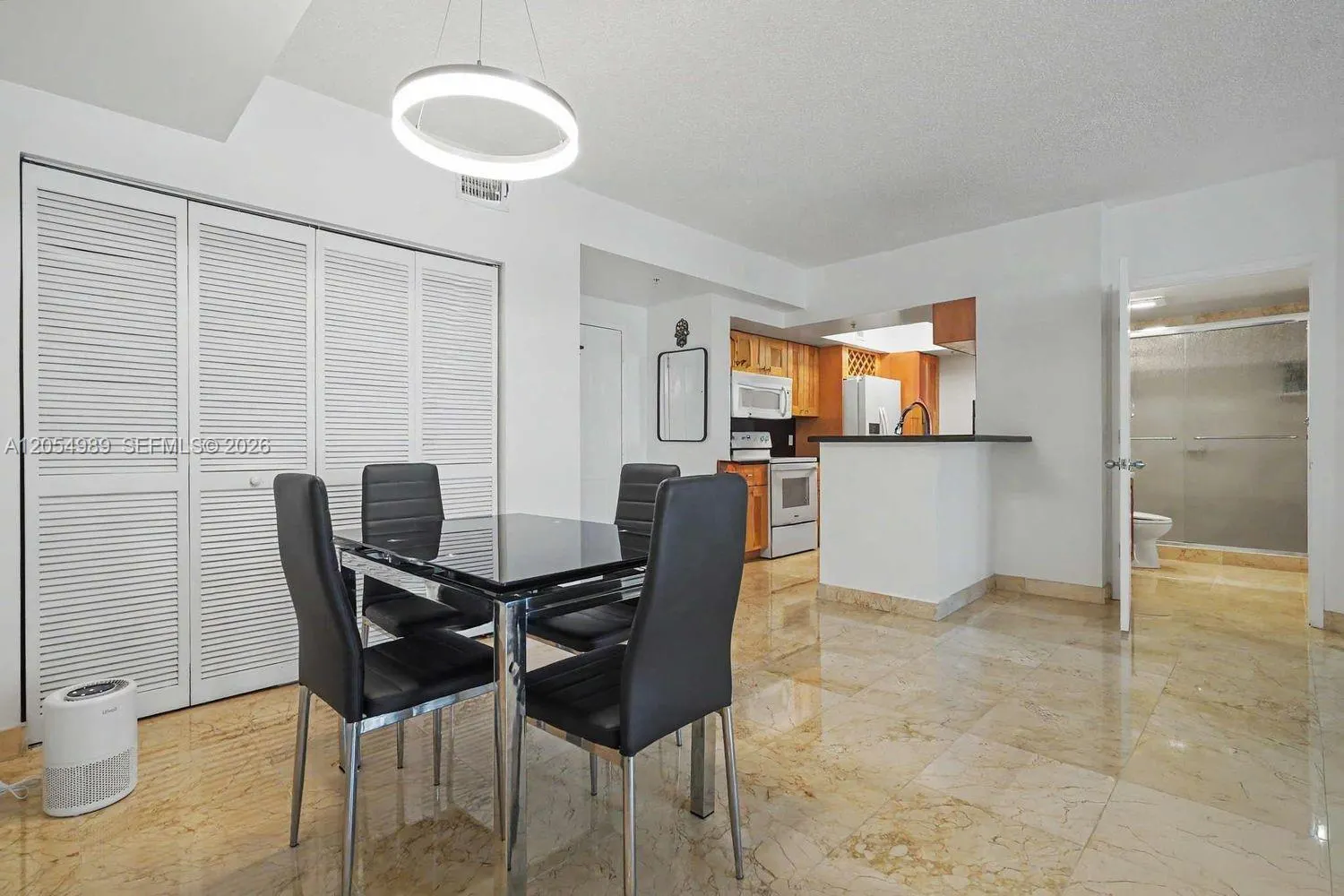 5085 NW 7th Street #906