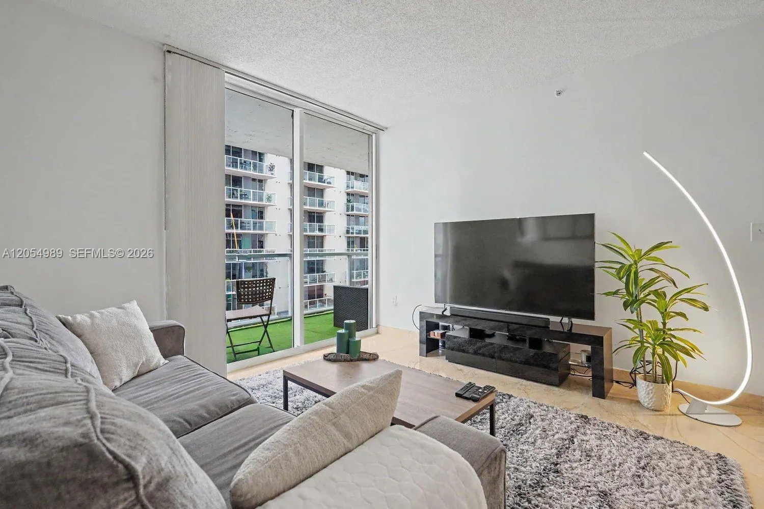 5085 NW 7th Street #906