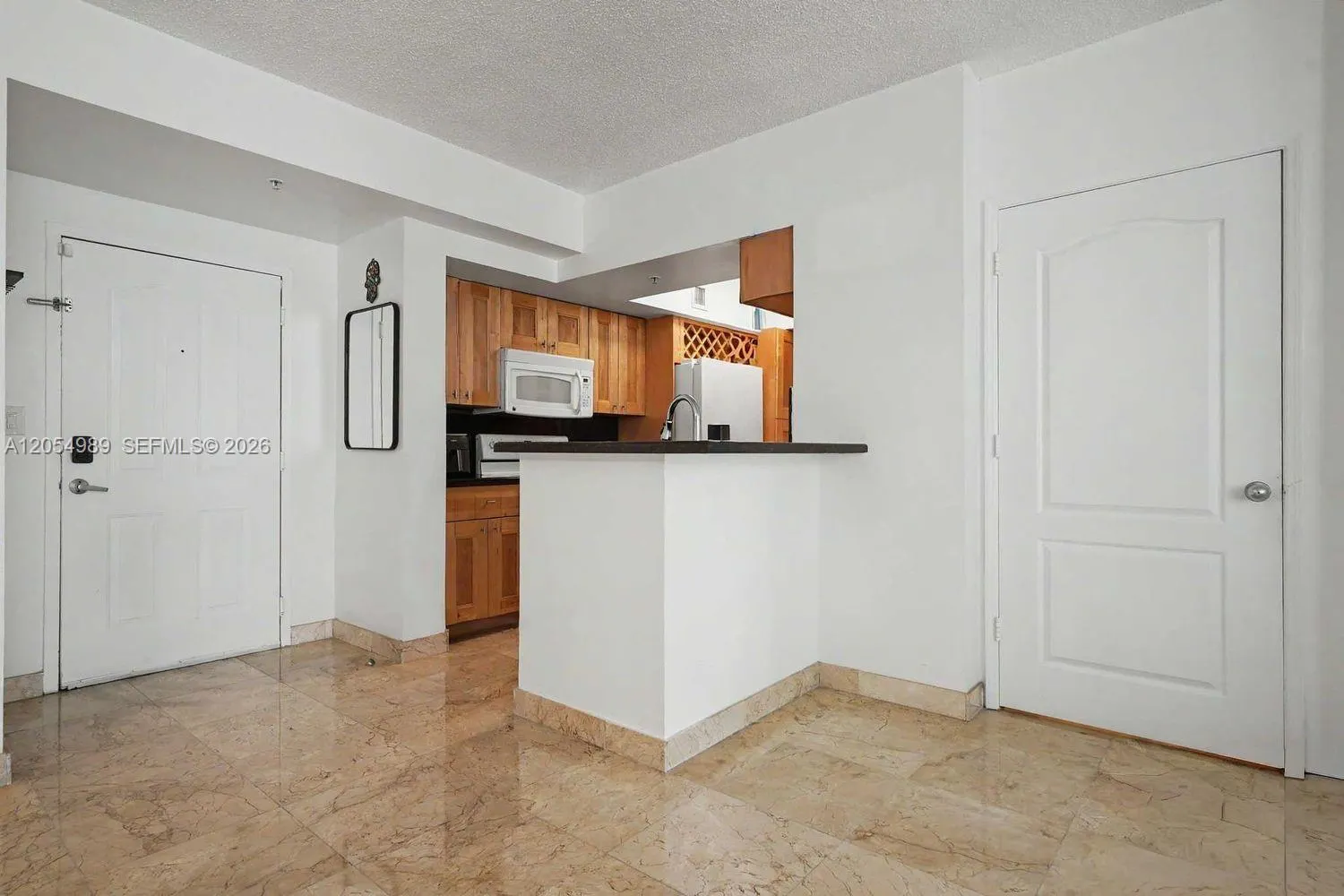5085 NW 7th Street #906