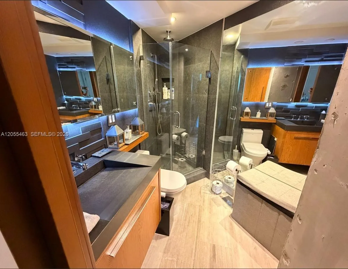520 Brickell Key Drive #A1216