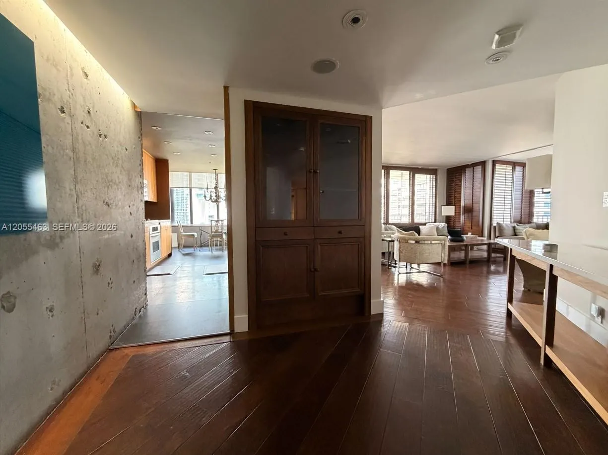 520 Brickell Key Drive #A1216