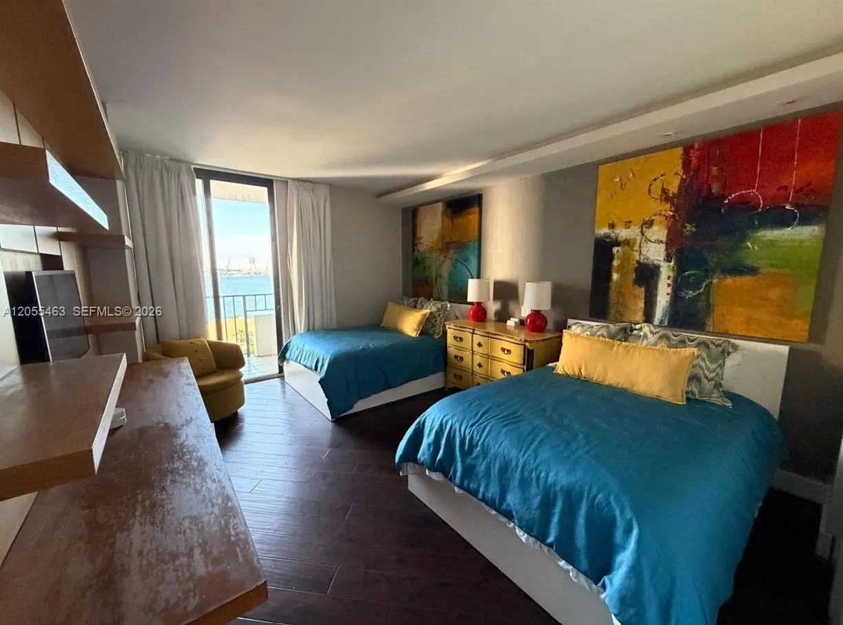 520 Brickell Key Drive #A1216