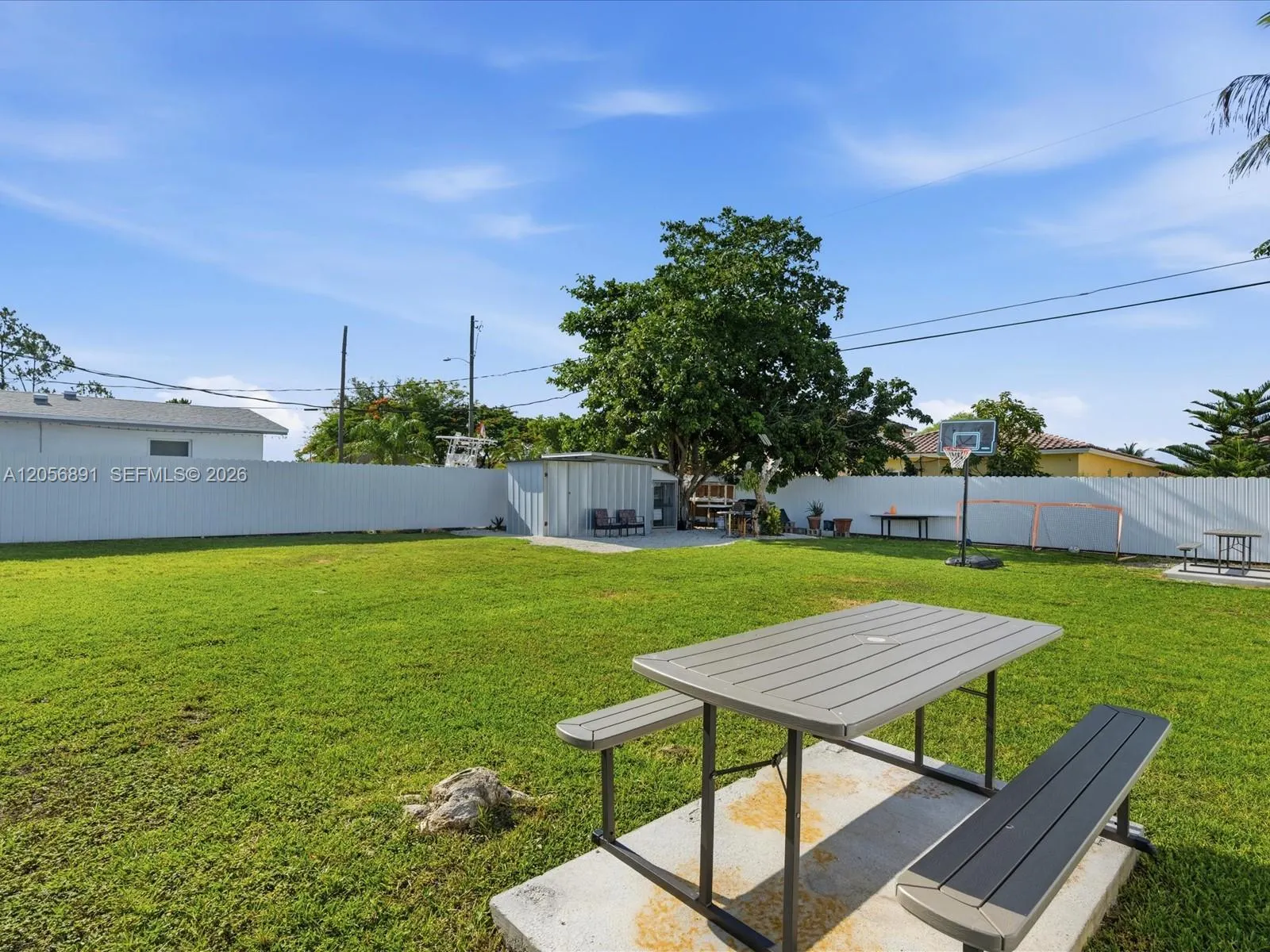 827 SW 3rd Street