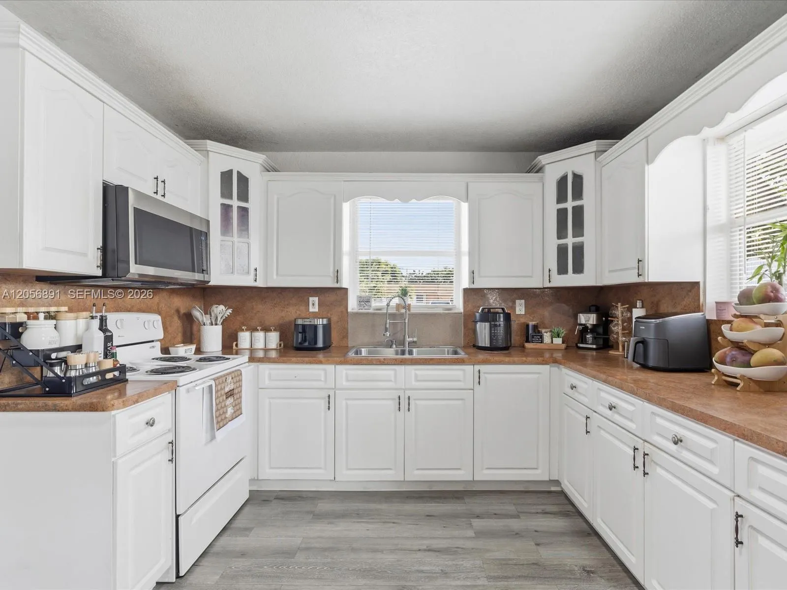 827 SW 3rd Street