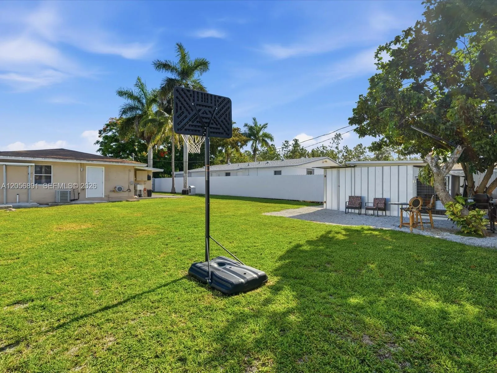 827 SW 3rd Street