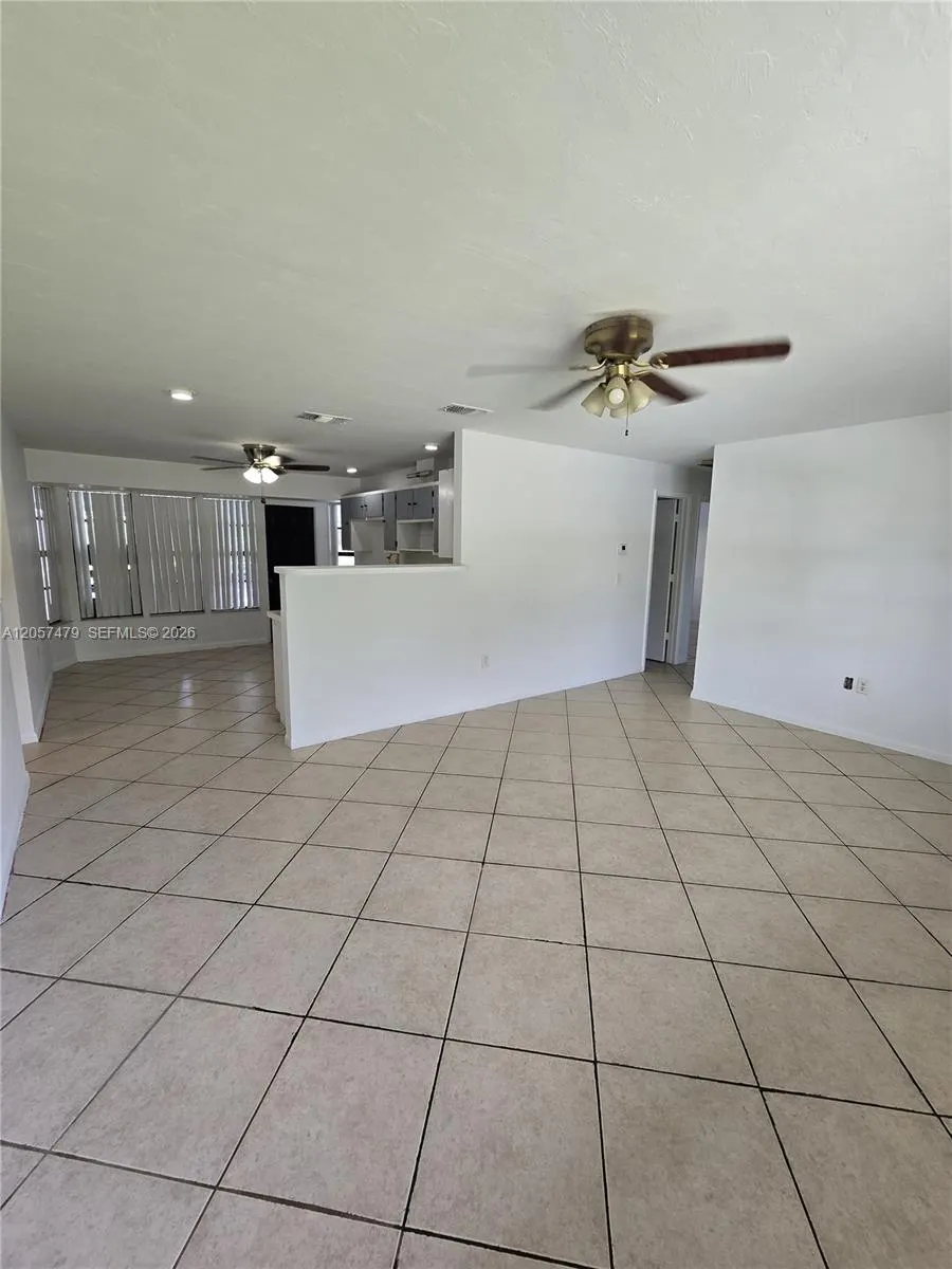 2816 9 Th SW